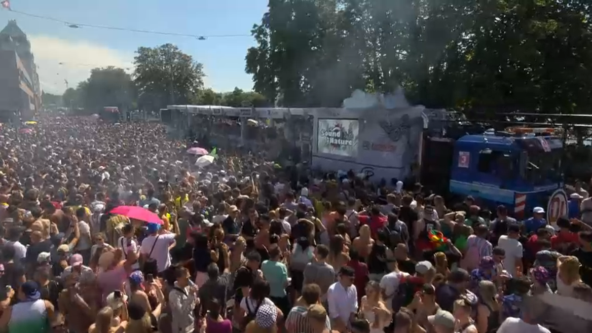 Aargauer Love-Mobile an der Streetparade